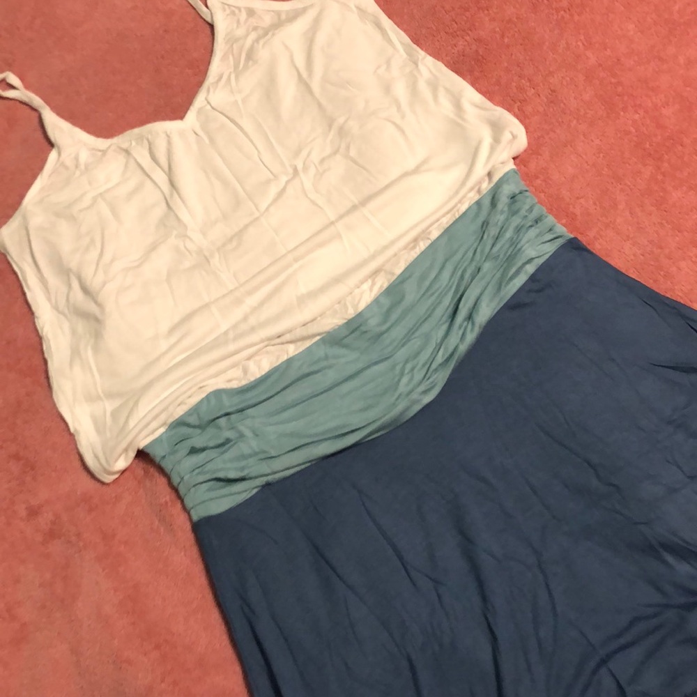v-neck tri-colored dress